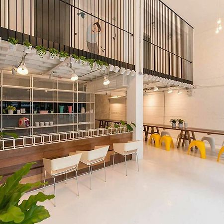 Pastelhouse Hostel (Adults Only) Bangkok Exterior photo